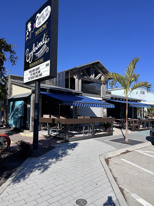 Englewood’s on Dearborn Finds Its Groove With Blues, Food and Perseverance